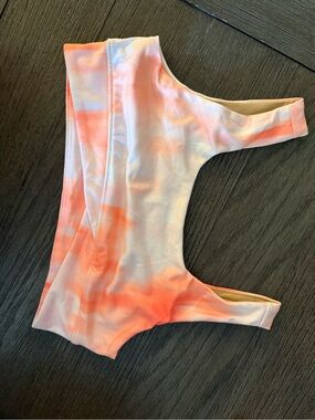 Old Navy Tie-Dye sports bra in Peach and White size Medium 8 NWOT